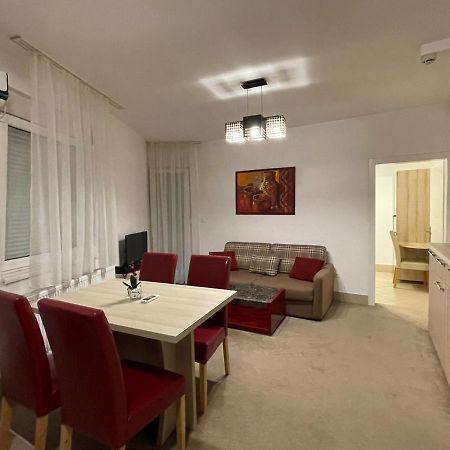 Holiday Wing Apartments Jagodina Exterior photo